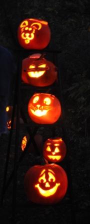 Totum pole of Jack-O-Lanterns