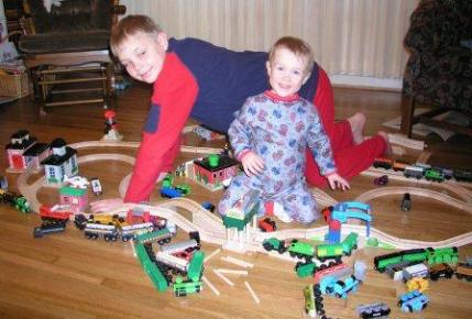TRAIN BOYS