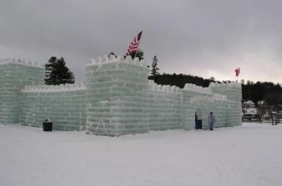 The ice castle - road view