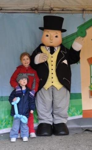 Bethan and Thoams meet with Sir Topham Hatt