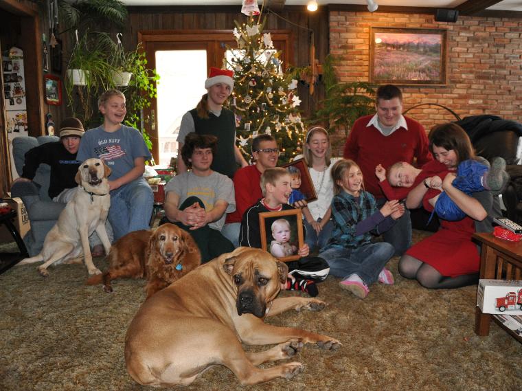 Joe, Jake, Jeffery, Savhannah, Erik, Will, Chester, Luke, Eli, Elias, Brooks, Grace, Bethan, Peter, Thomas, Emily