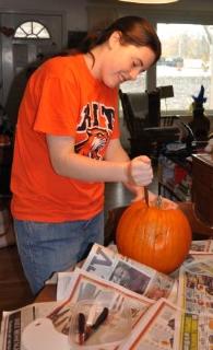 Lindsey opening her pumpkin up