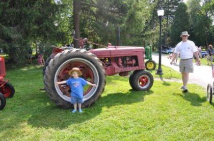Check out the size of this tire Mommy!
